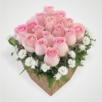 16 Pink Roses in a Box